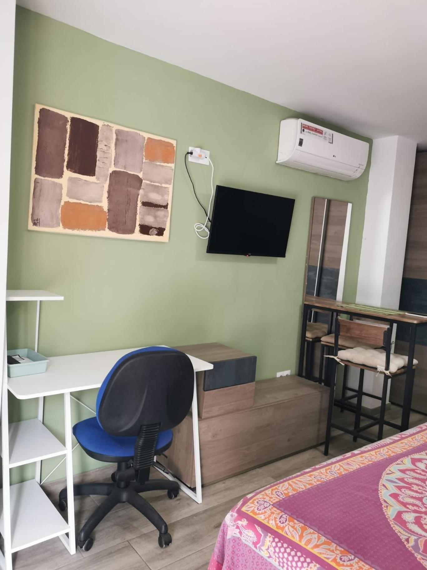 Casa Hombre Blanco Apartamento Málaga Exterior foto