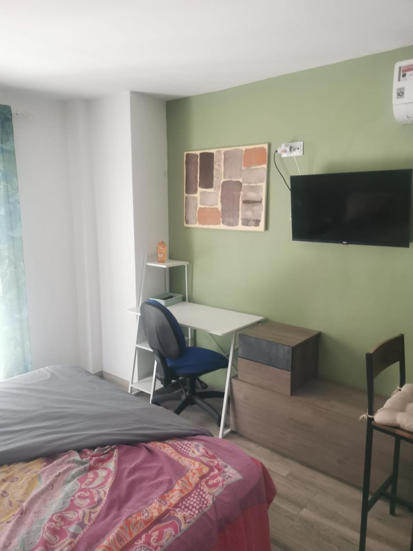 Casa Hombre Blanco Apartamento Málaga Exterior foto